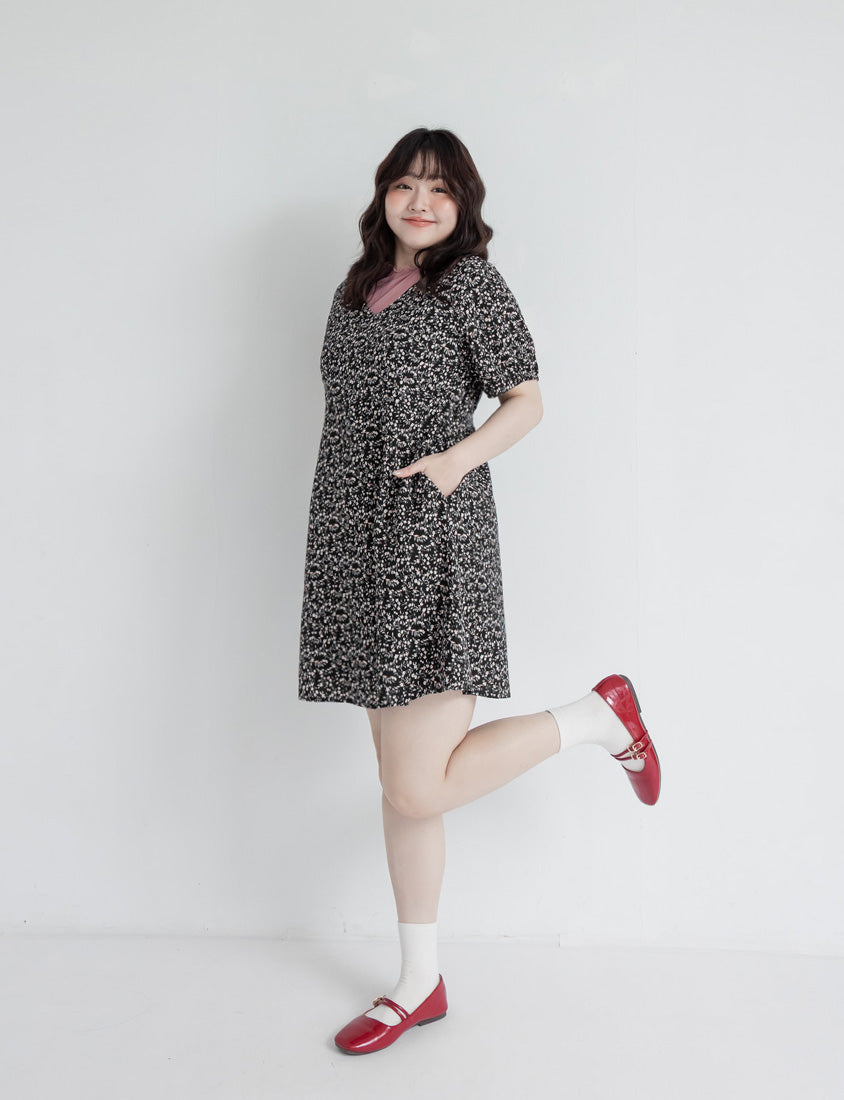 Japanese Style Floral Puff Sleeve V-Neck Plus Size Mini Dress