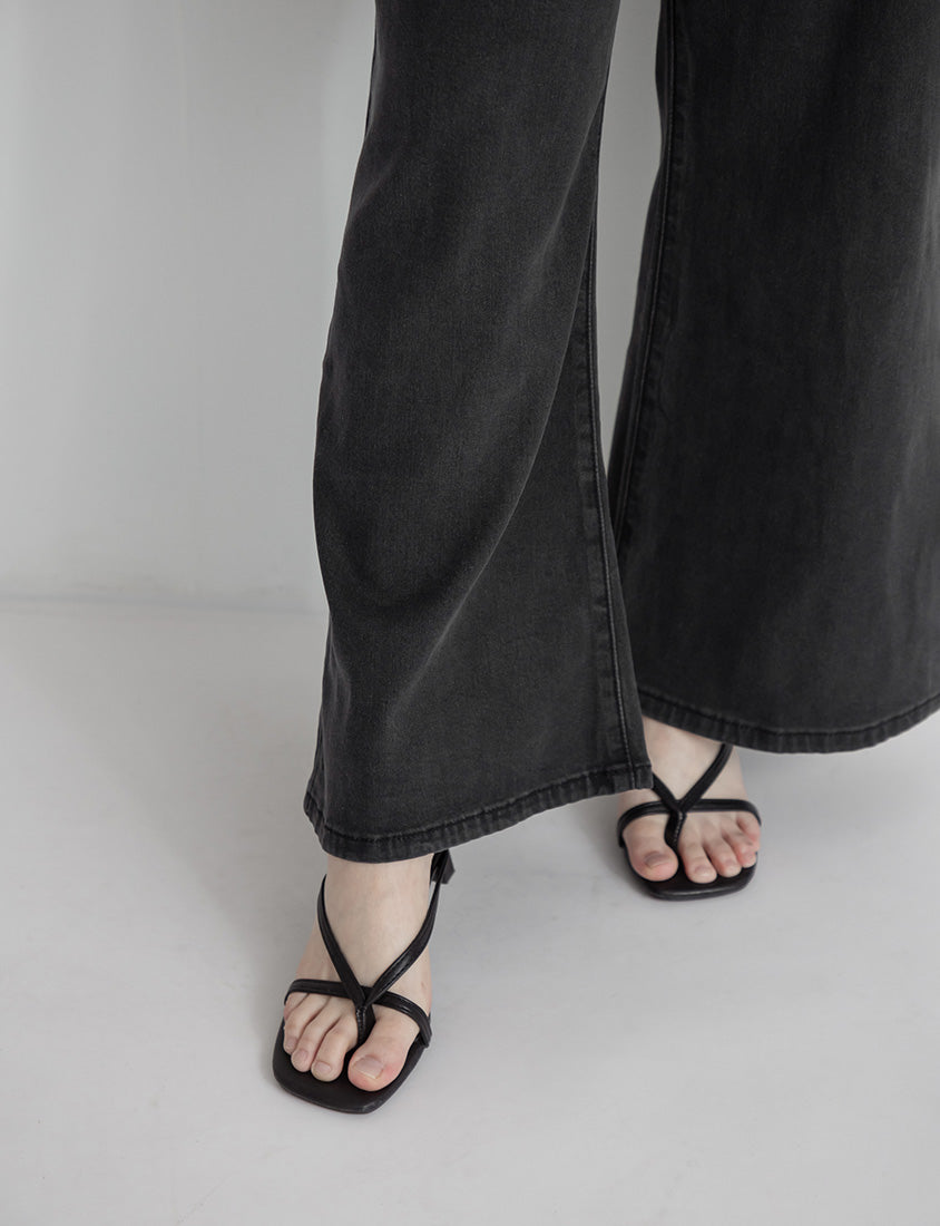 Slim Stitch Distressed Lyocell Denim Plus Size Jeans