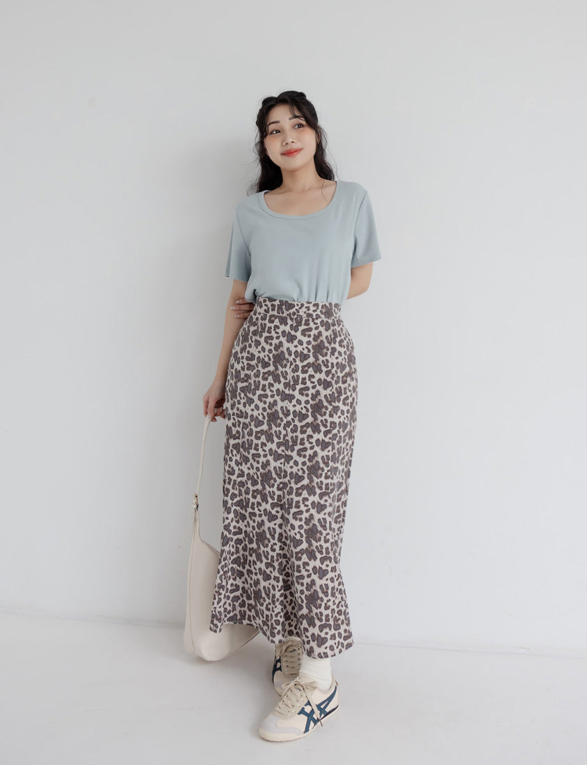 U-Neck Multicolor Plus Size Comfy Slim Tee