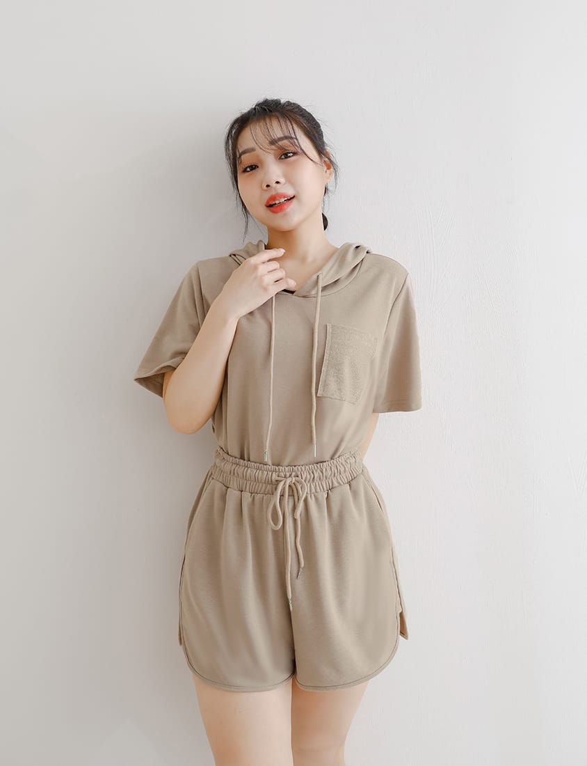 Reverse Square Pocket Plus Size Hooded Top