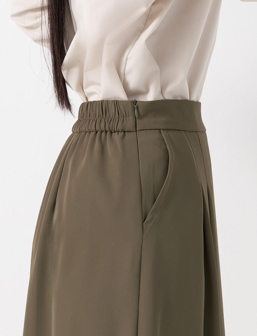 MISS. Elegant Heart Buckle Belt Pleated Plus Size Maxi Skirt