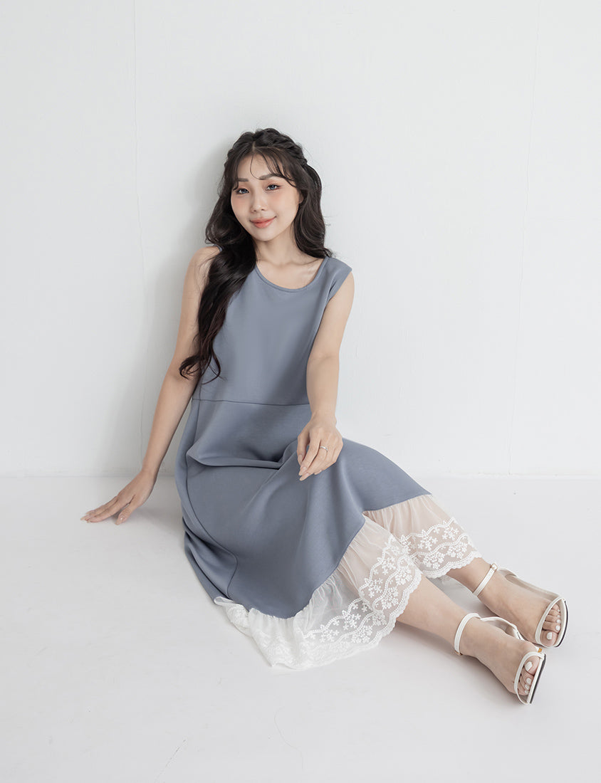 Creamy Cloud Cotton Lace Panel Plus Size Maxi Dress