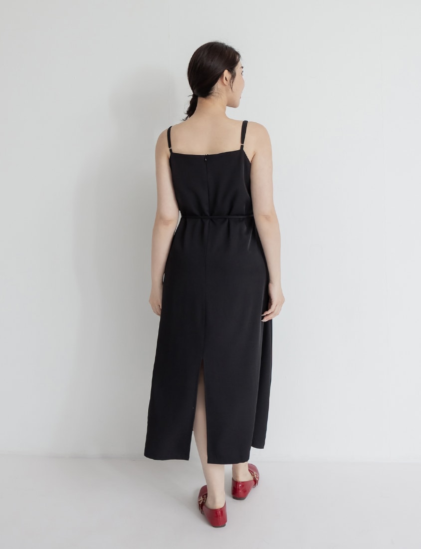 Wrinkle-Resistant A-Line Plus Size Cami Maxi Dress (With Waist Tie)
