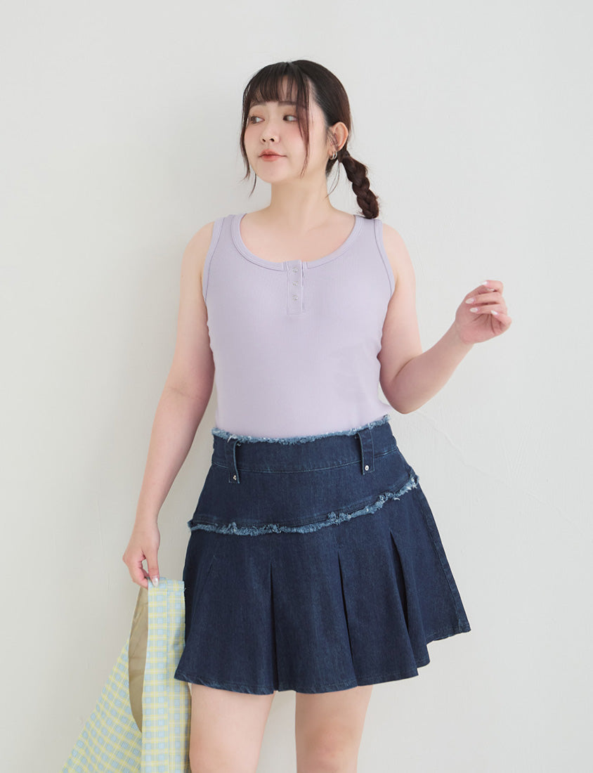 Sweet & Edgy Frayed Denim Pleated Plus Size Mini Skirt