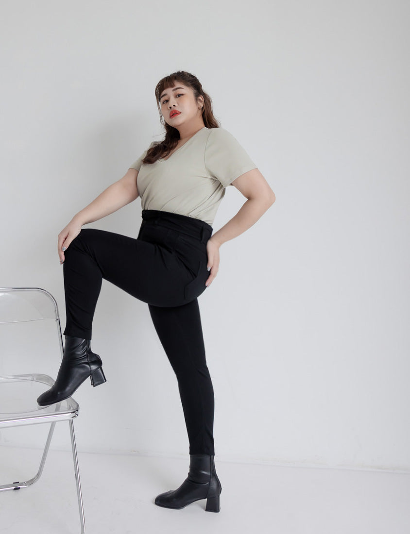 High Waist Tummy-Flattering Plus Size Slimming Pants (Three Buttons)