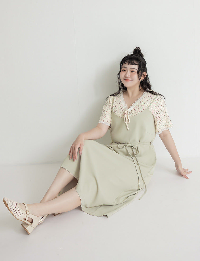 Wrinkle-Resistant A-Line Plus Size Cami Maxi Dress (With Waist Tie)