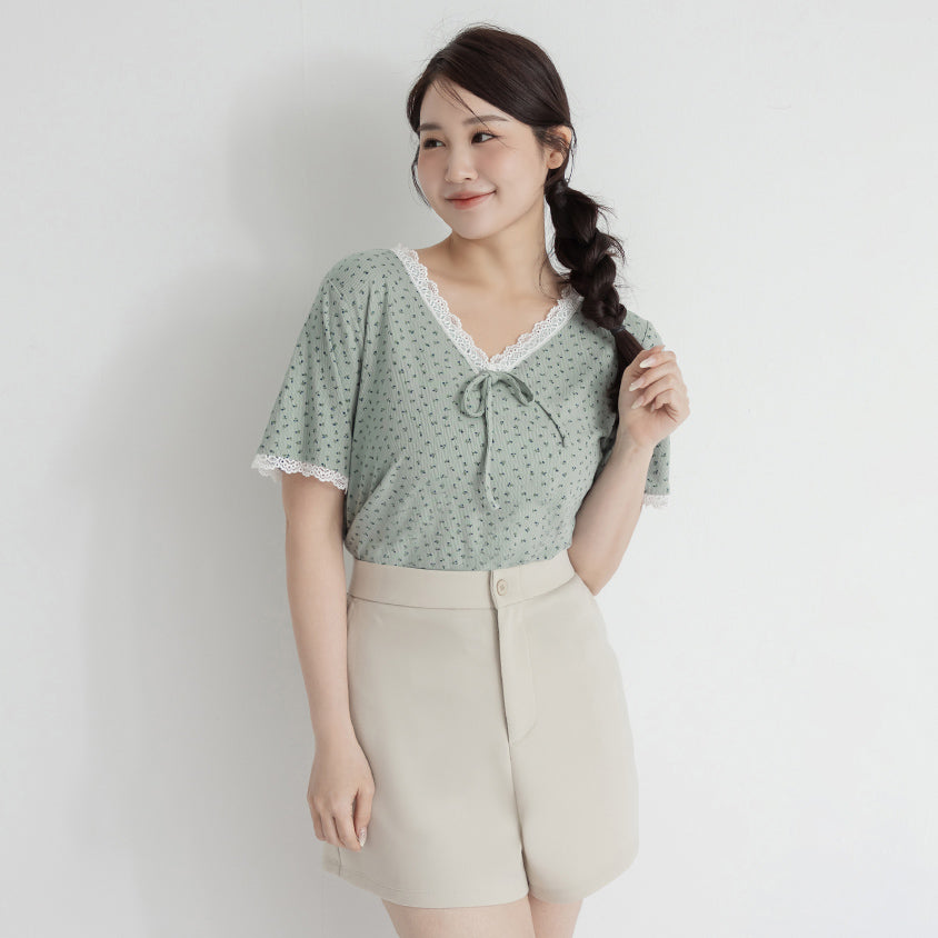 Cottage Lace Floral Ribbed Plus Size Tee