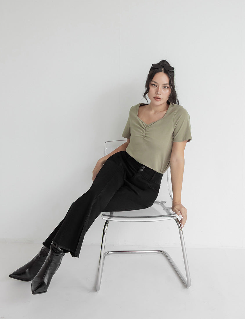 MUA! Sweet & Sexy Sweetheart Neck Cropped Plus Size Tee