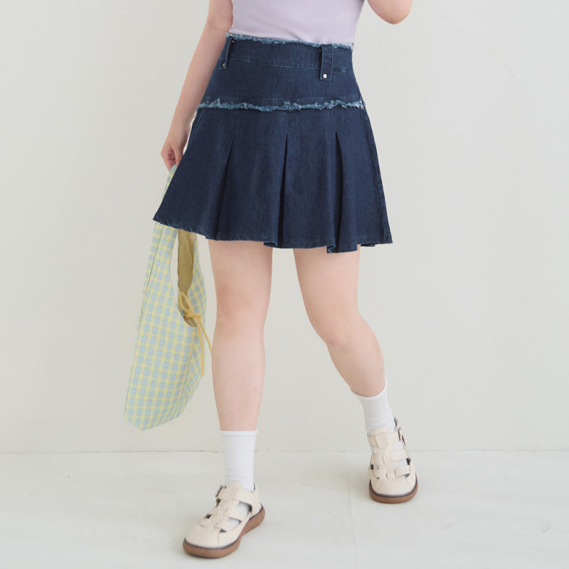 Sweet & Edgy Frayed Denim Pleated Plus Size Mini Skirt