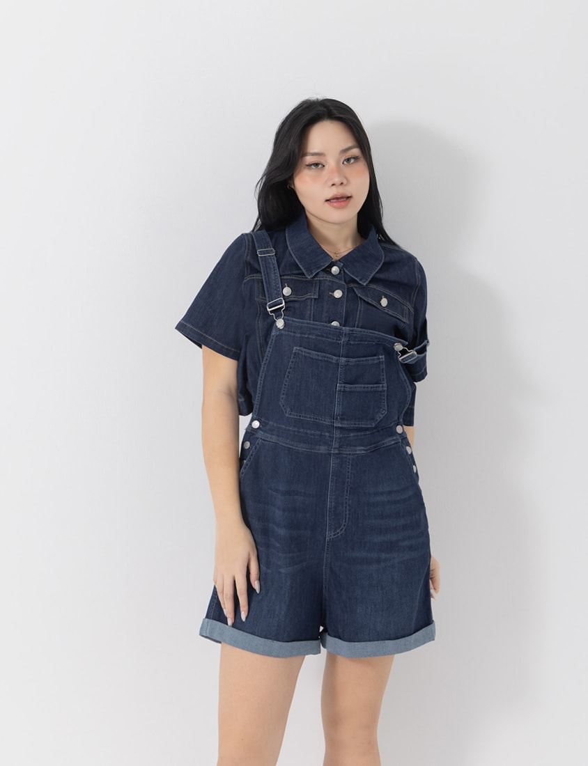 Curved Cut Plus Size Cropped Denim Jacket