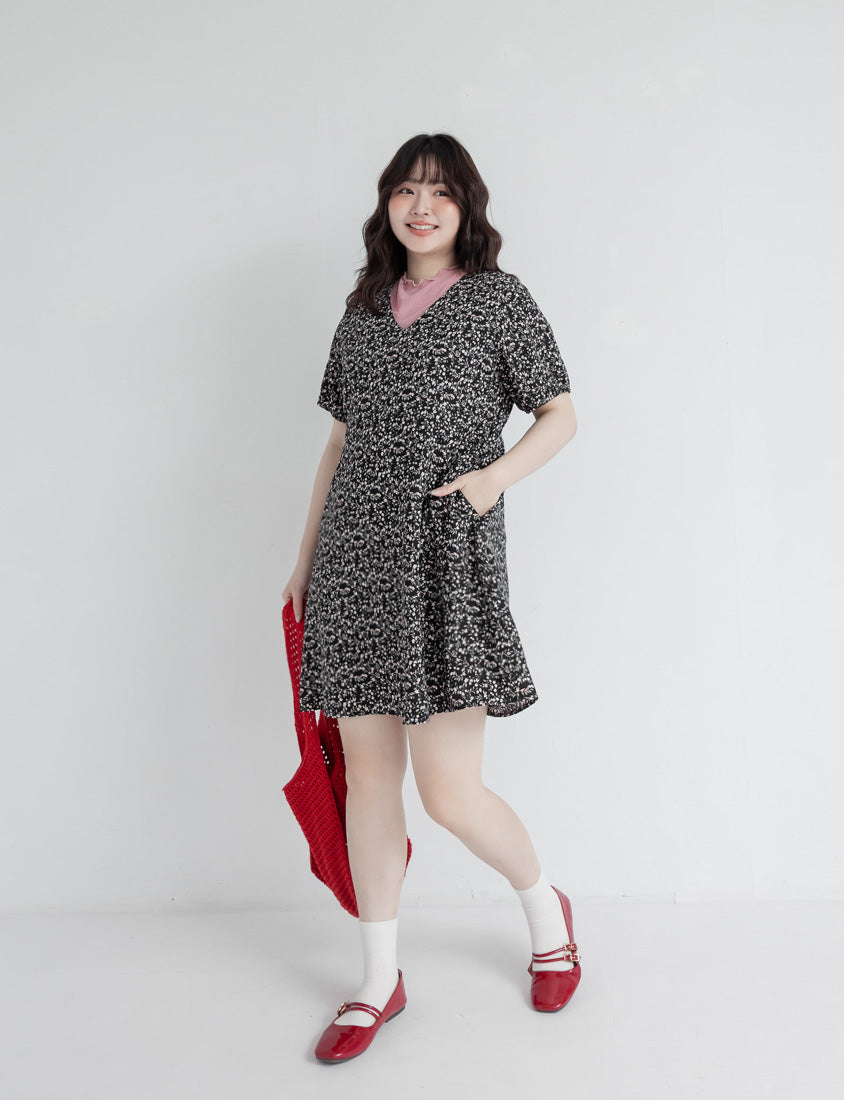 Japanese Style Floral Puff Sleeve V-Neck Plus Size Mini Dress