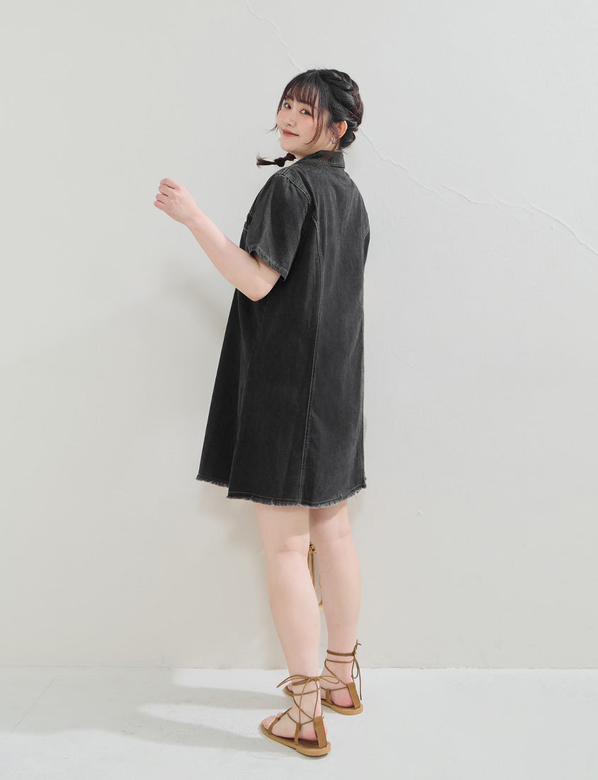 Frayed Hem Pocket Denim Plus Size Mini Dress
