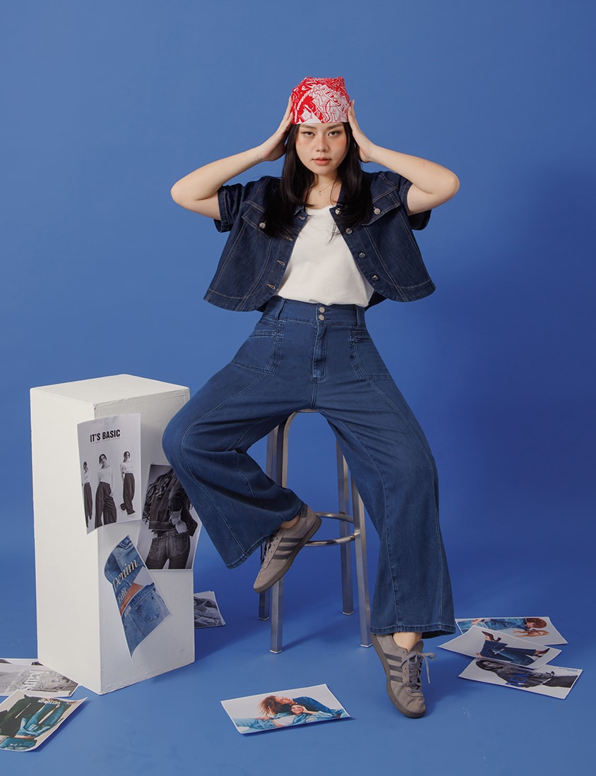 Curved Cut Plus Size Cropped Denim Jacket