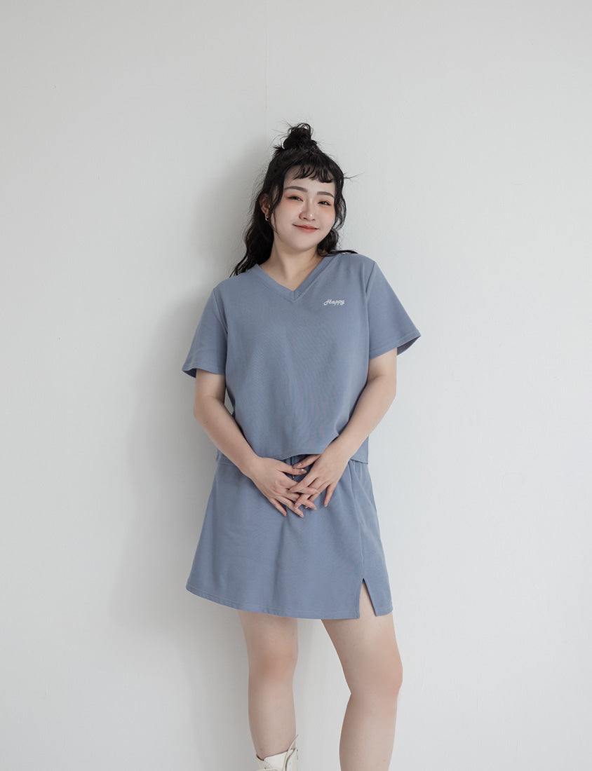 Soft Stretch Cotton Minimal Embroidered V-Neck Plus Size Tee
