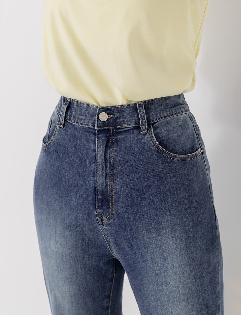 Stretch Ruffle Hem Plus Size Flared Jeans