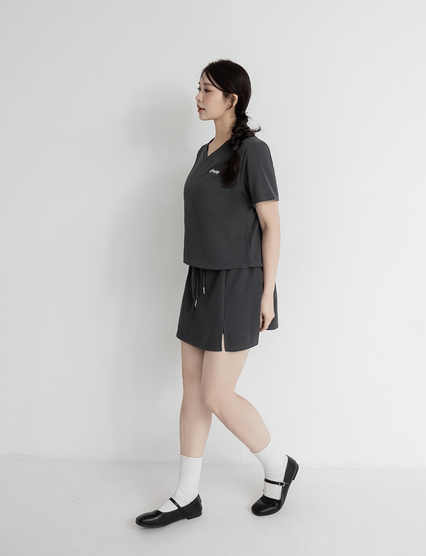 Soft Stretch Cotton Minimal Embroidered V-Neck Plus Size Tee