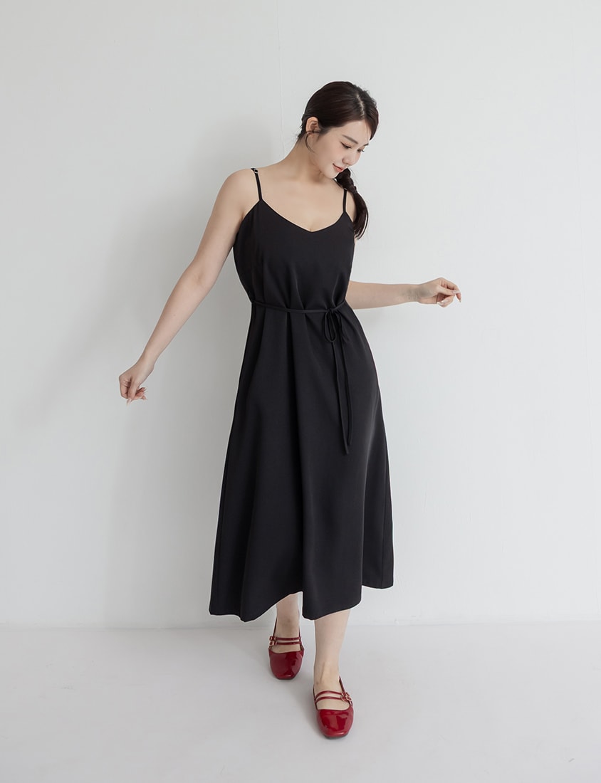 Wrinkle-Resistant A-Line Plus Size Cami Maxi Dress (With Waist Tie)