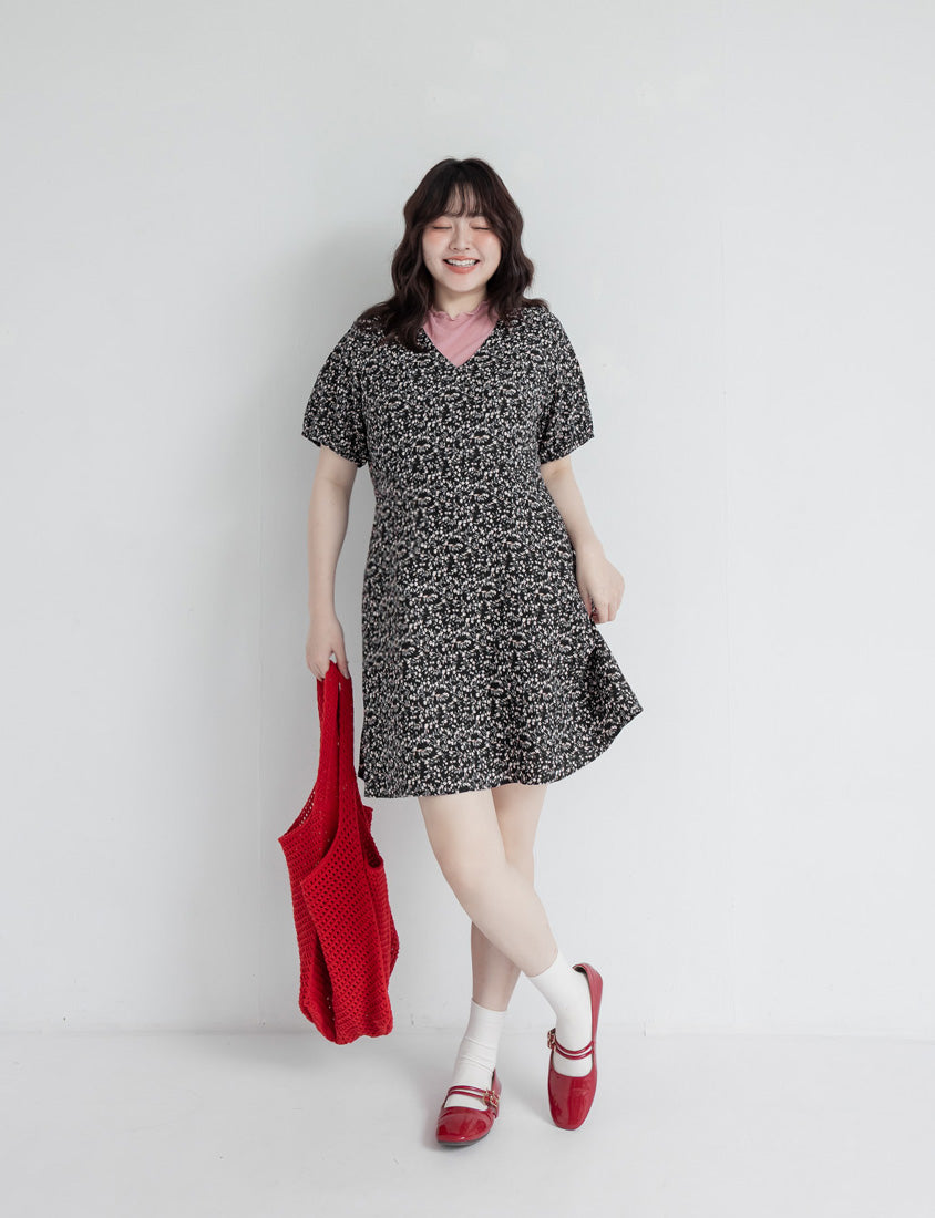 Japanese Style Floral Puff Sleeve V-Neck Plus Size Mini Dress