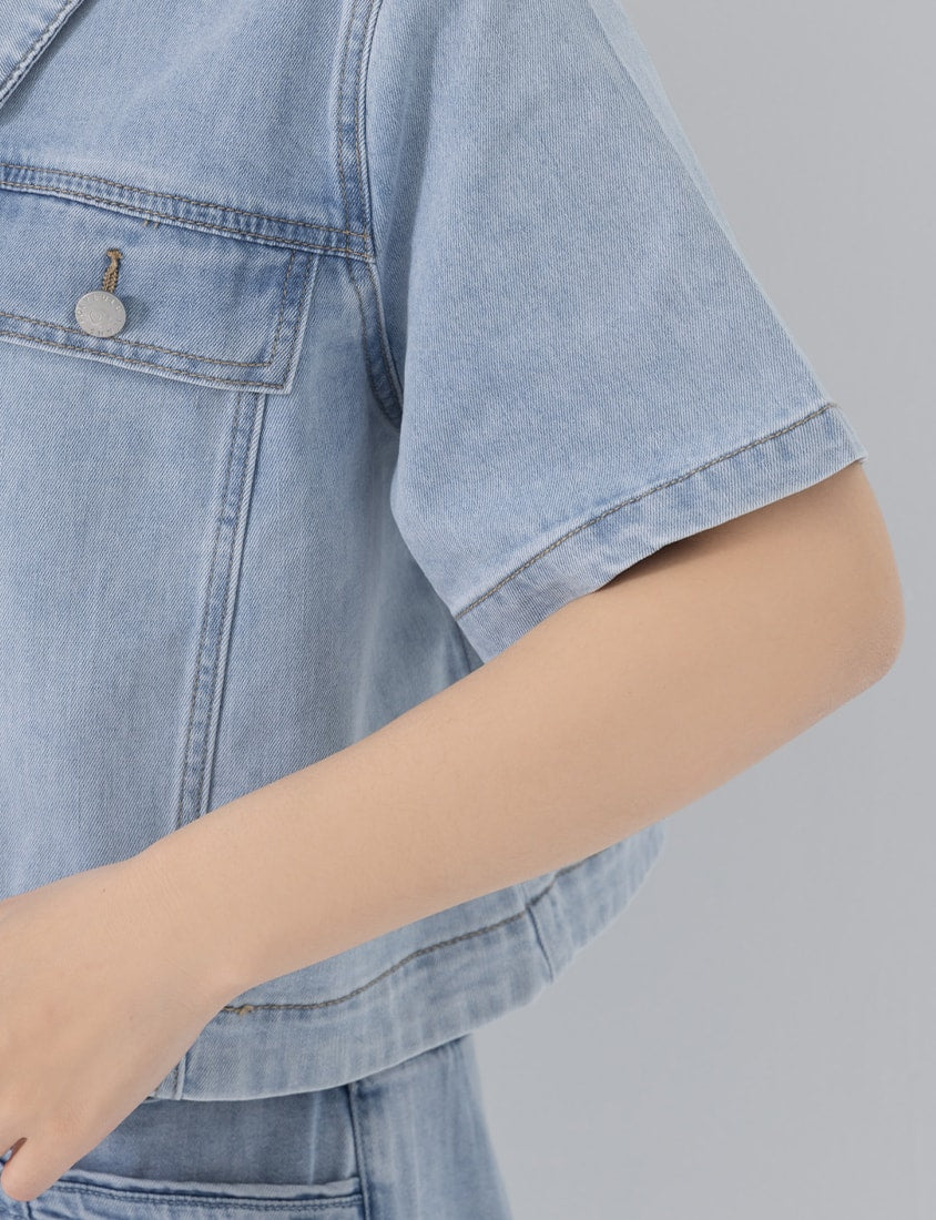 Curved Cut Plus Size Cropped Denim Jacket