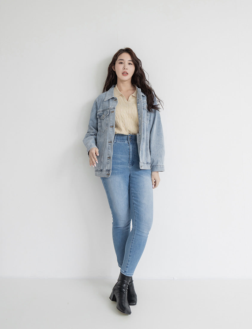 Heart Embroidered V-Neck Cable Knit Short Sleeve Plus Size Top