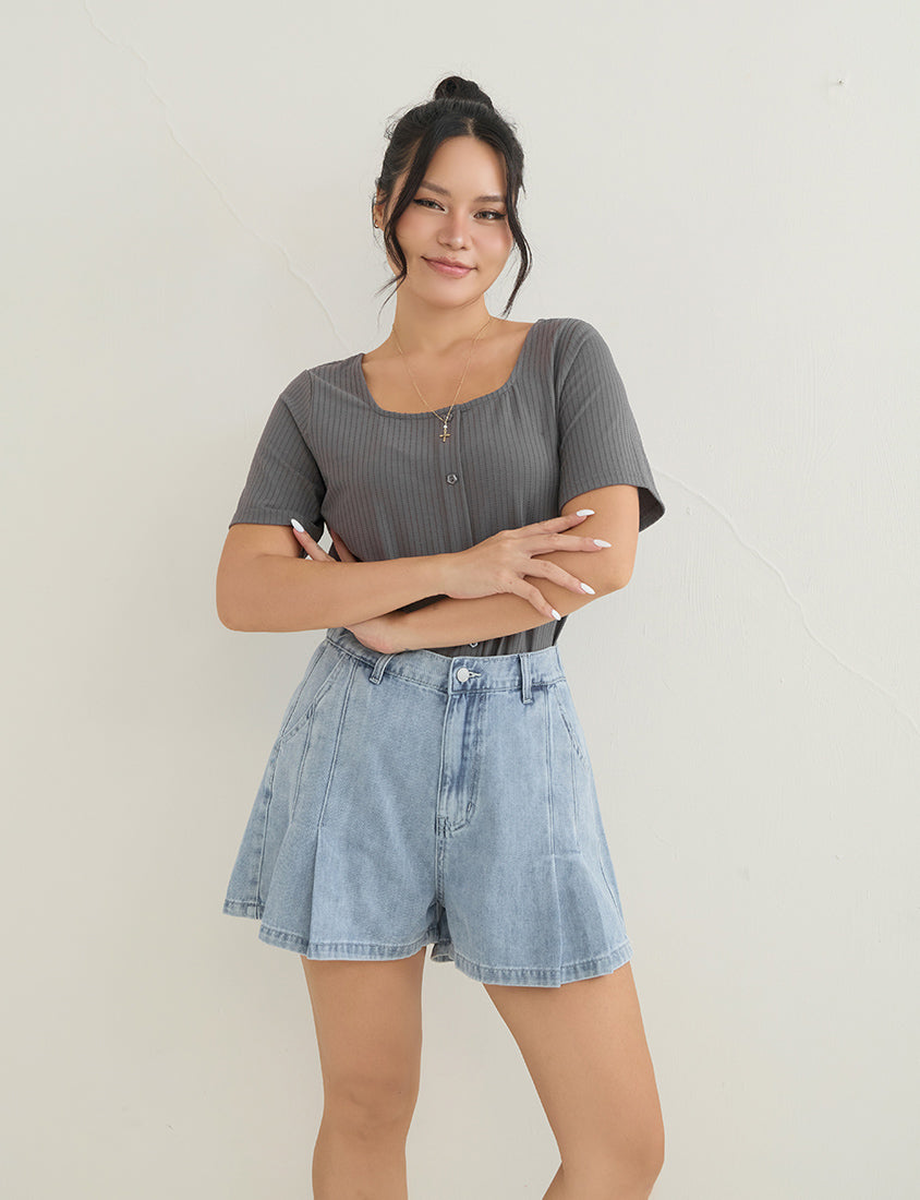Pleated Slim-Fit A-Line Plus Size Denim Shorts