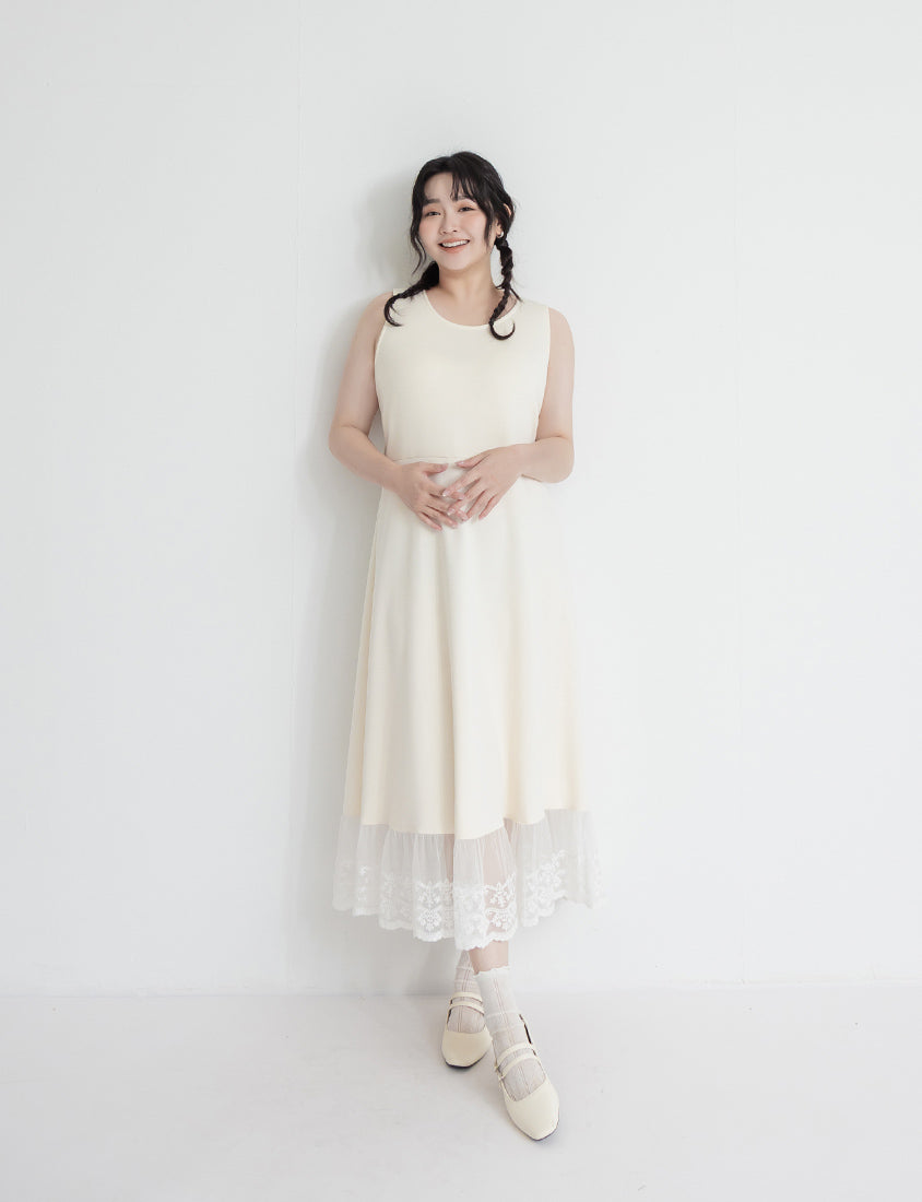 Creamy Cloud Cotton Lace Panel Plus Size Maxi Dress