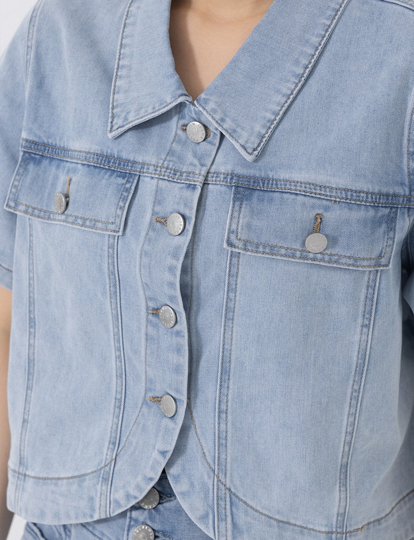 Curved Cut Plus Size Cropped Denim Jacket