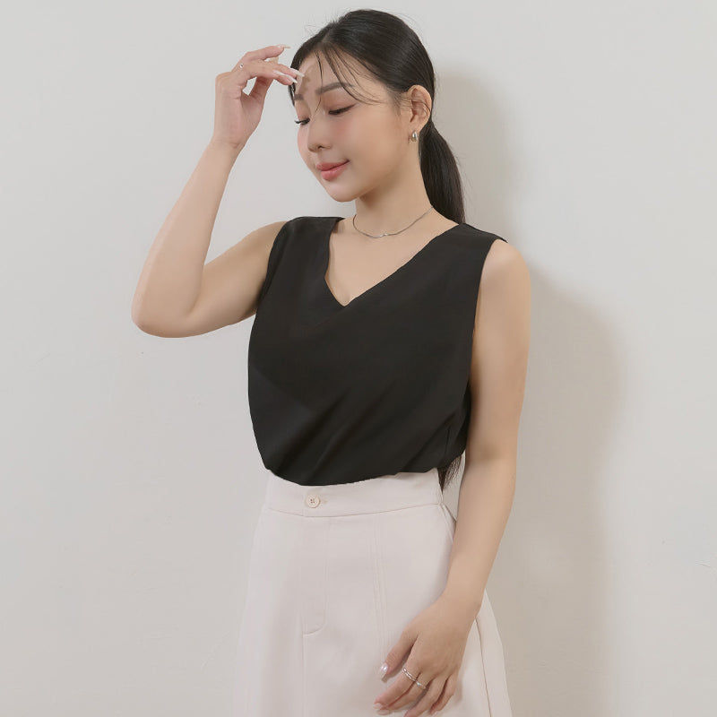 MISS. Minimal V-Neck Chiffon Wide Strap Plus Size Tank Top