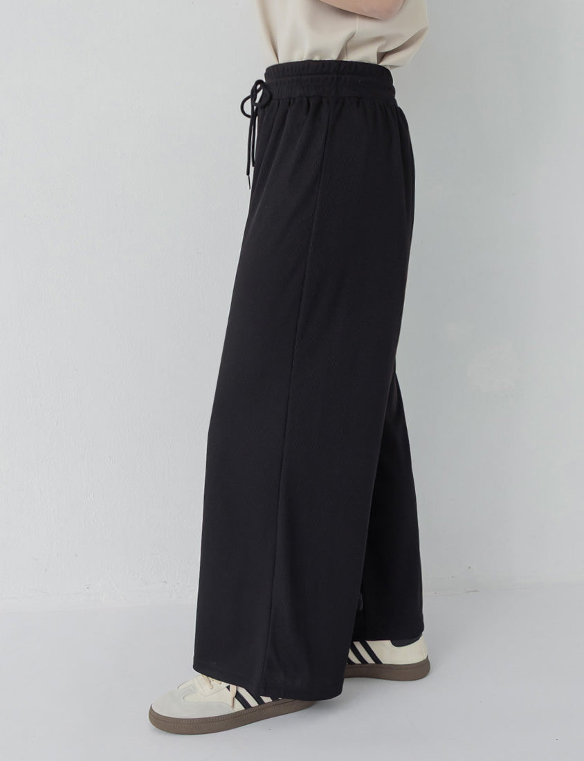 Hip-Contouring Slim Plus Size Wide Leg Pants (Short)