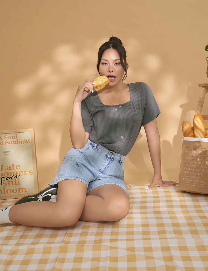 Pleated Slim-Fit A-Line Plus Size Denim Shorts