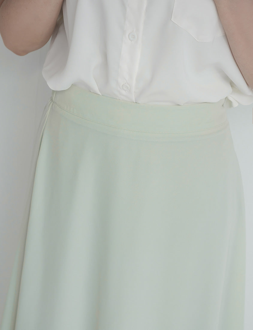 MISS. Elegant Pleated Chiffon Plus Size Maxi Skirt