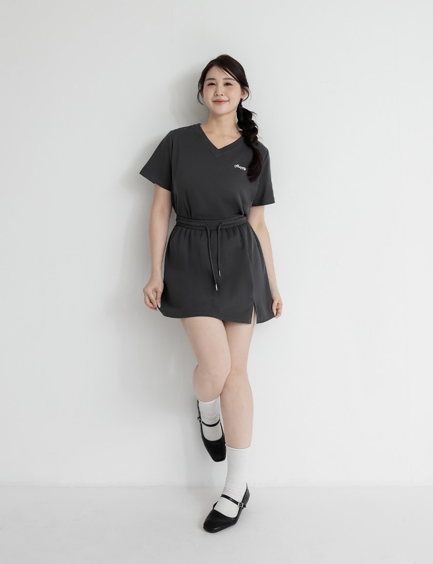 Soft Stretch Cotton Minimal Embroidered V-Neck Plus Size Tee