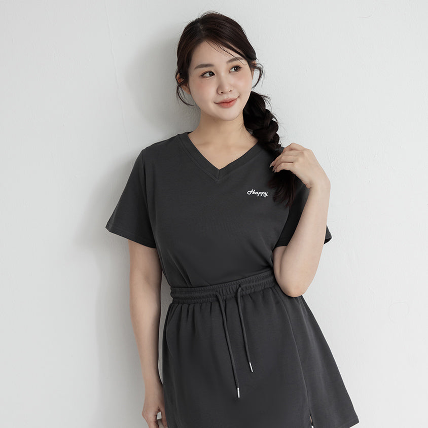 Soft Stretch Cotton Minimal Embroidered V-Neck Plus Size Tee