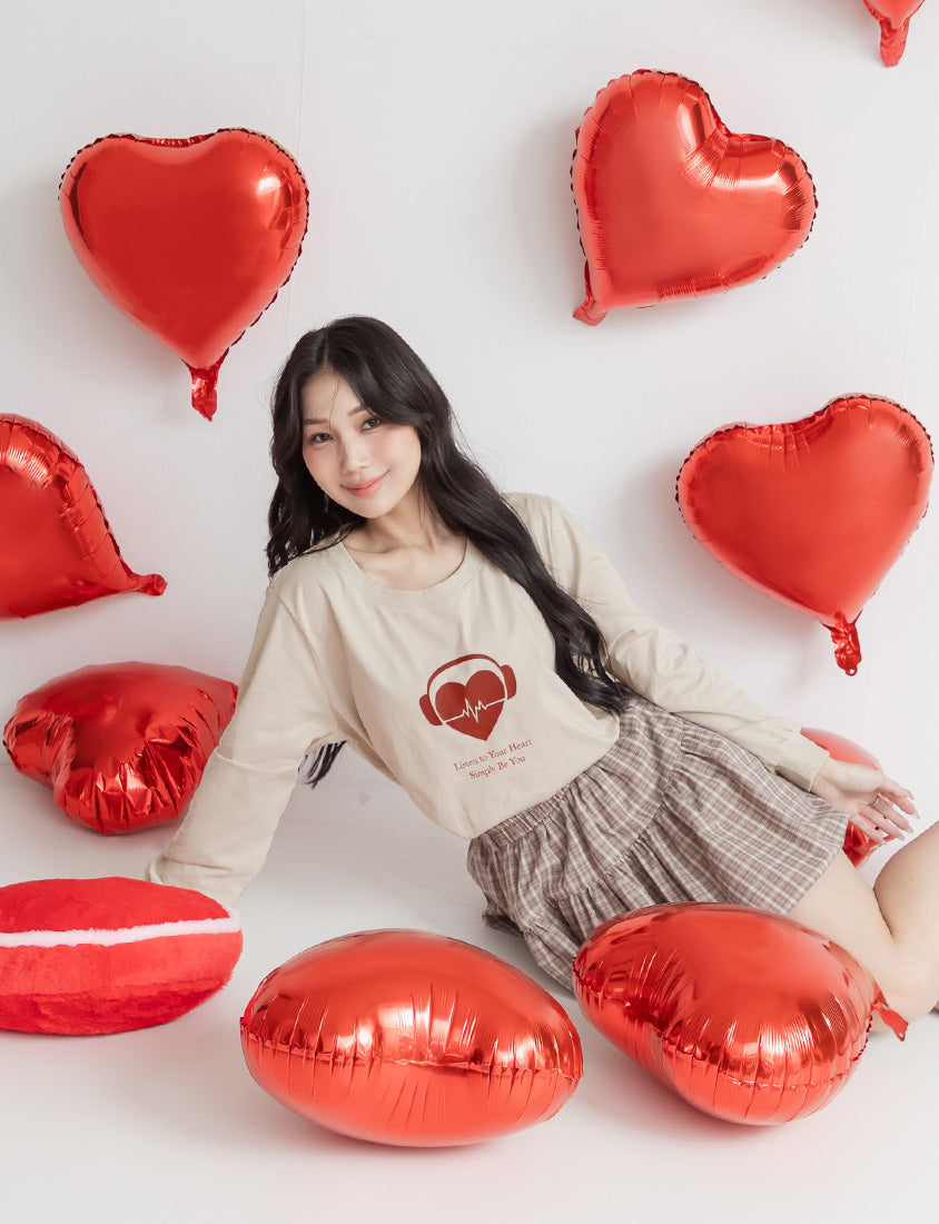 10th Anniversary Heartbeat Graphic Print Plus Size Sweatshirt