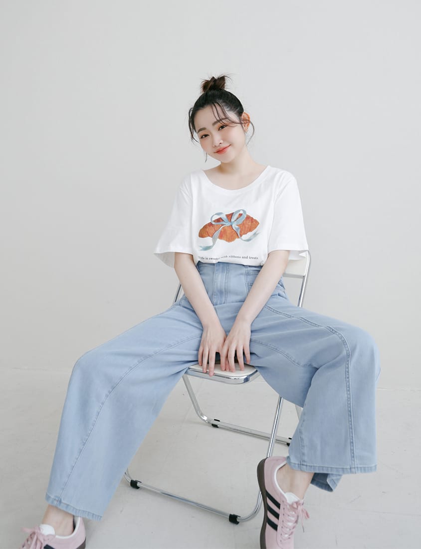 Apple-Shaped Friendly! Seamed Plus Size Wide Leg Jeans