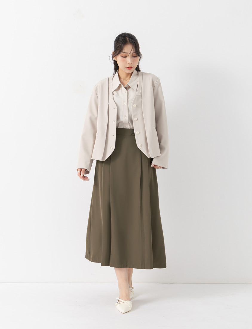 MISS. Elegant Heart Buckle Belt Pleated Plus Size Maxi Skirt