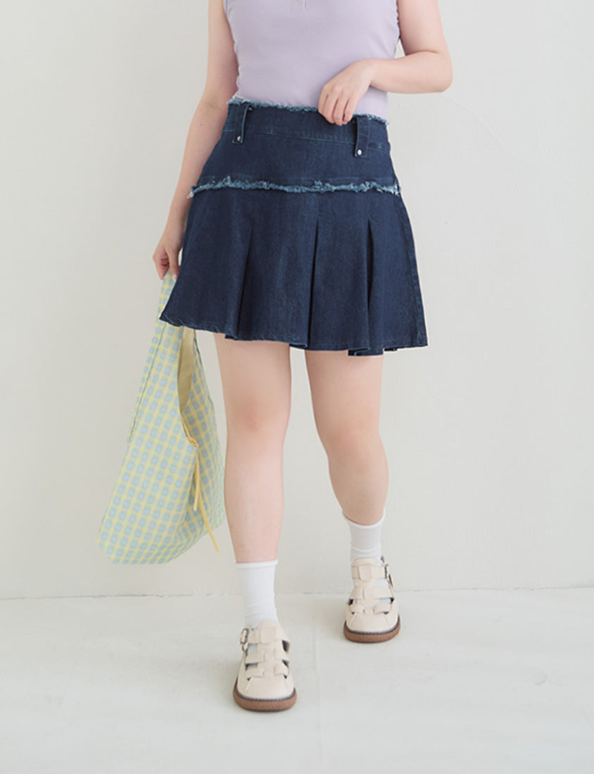 Sweet & Edgy Frayed Denim Pleated Plus Size Mini Skirt
