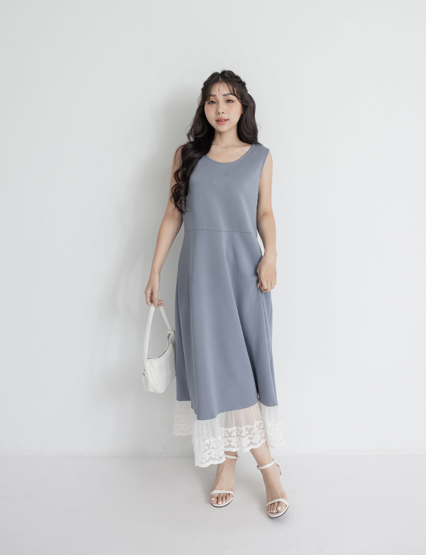 Creamy Cloud Cotton Lace Panel Plus Size Maxi Dress