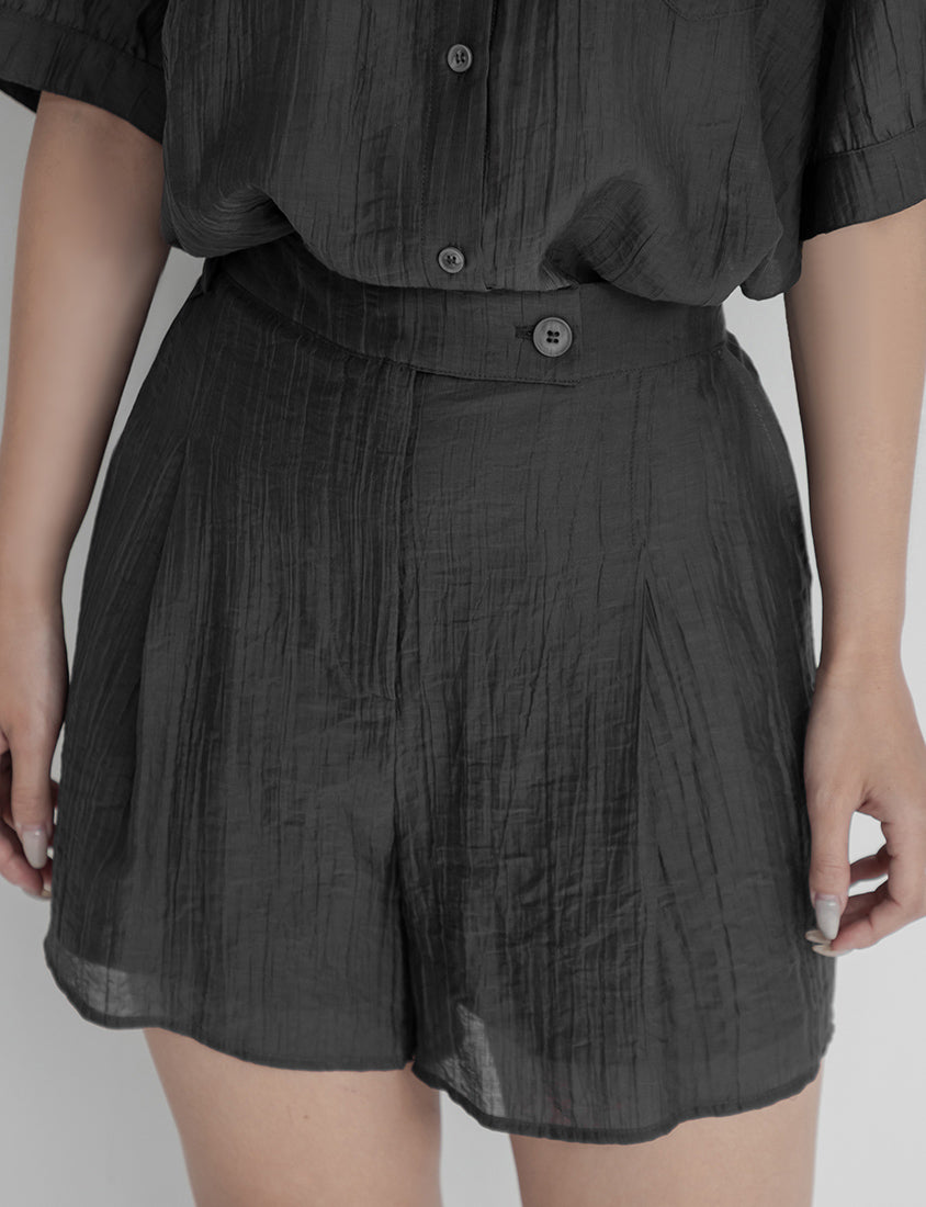 MISS. Lightweight Asymmetrical Crinkle Plus Size Shorts