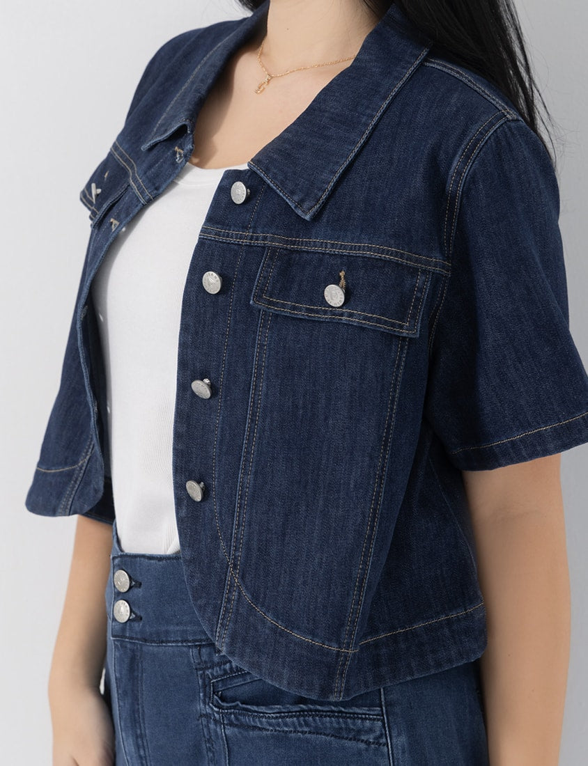Curved Cut Plus Size Cropped Denim Jacket