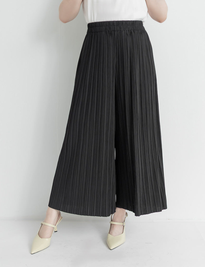 Silky Cool Fine Pleated  Plus Size Wide-Leg Pants
