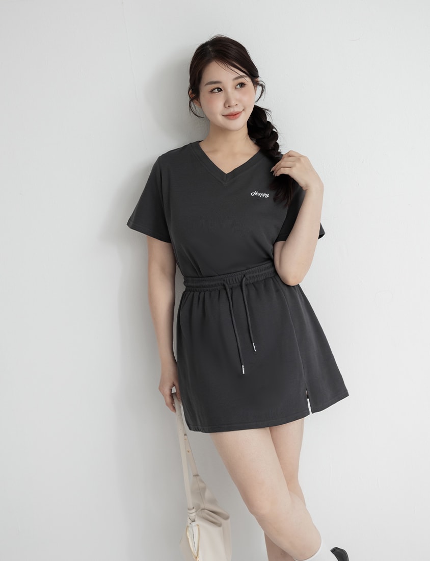 Soft Stretch Cotton Minimal Embroidered V-Neck Plus Size Tee