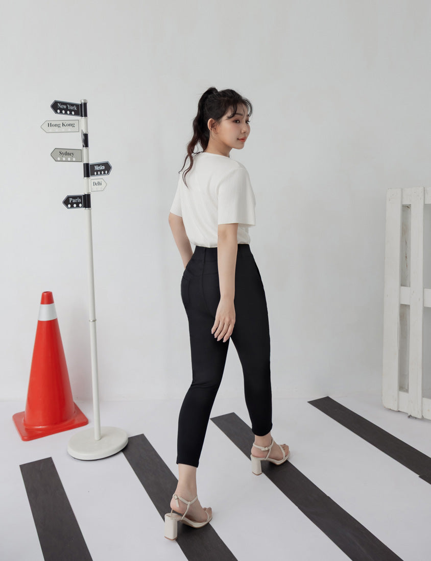 Tummy-Flattering Plus Size Slimming Pants  2.0 (Short)
