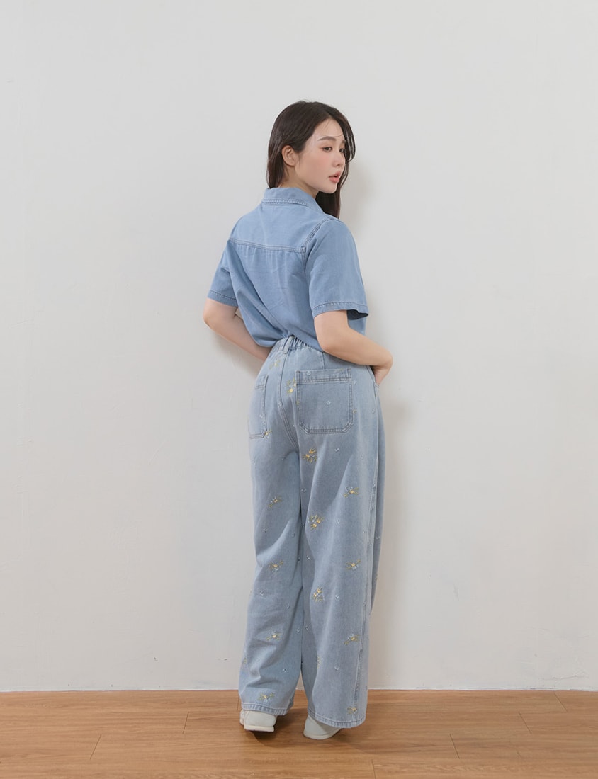 Sweet Floral Embroidery Plus Size Tapered Jeans