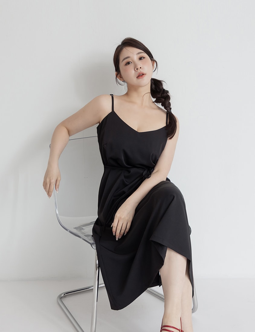 Wrinkle-Resistant A-Line  Plus Size Cami Maxi Dress (With Waist Tie)