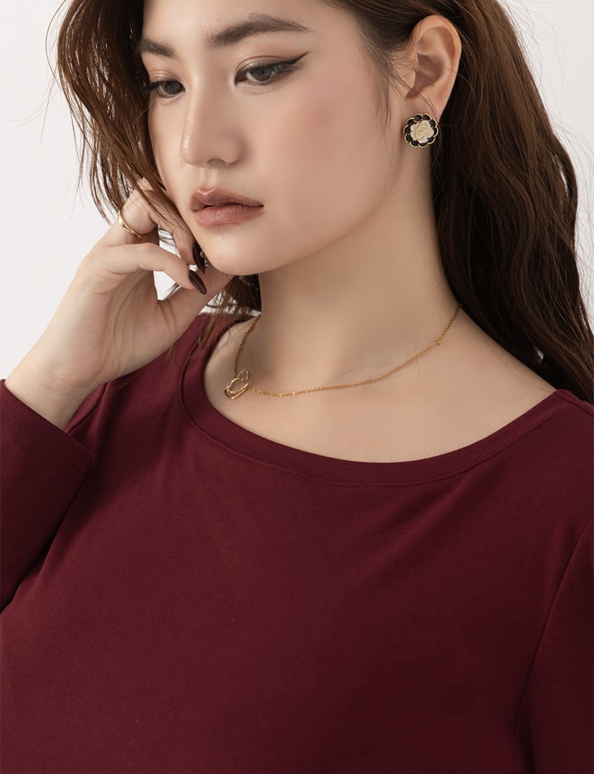 MUA! Versatile Round Neck Side Pleated Plus Size Long Sleeve Top