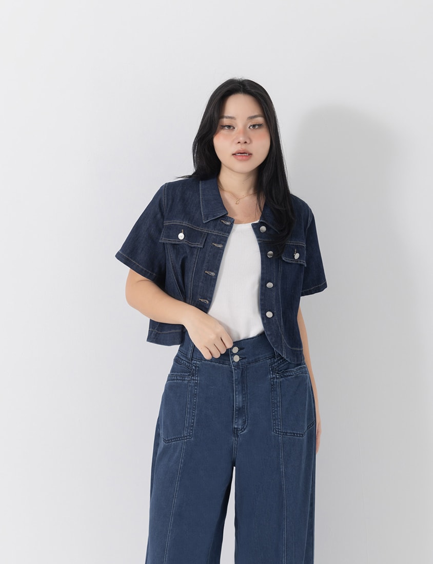Curved Cut Plus Size Cropped Denim Jacket