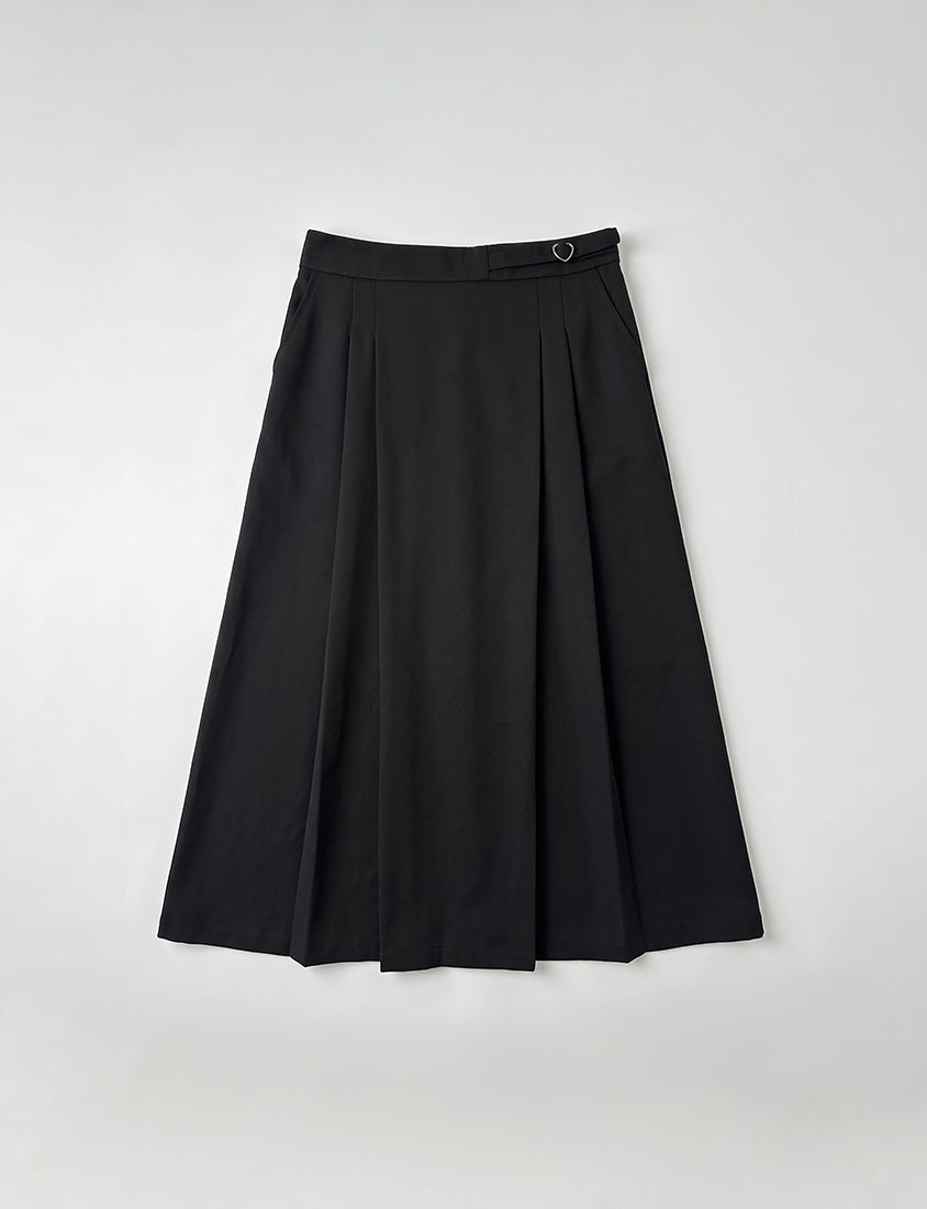 MISS. Elegant Heart Buckle Belt Pleated Plus Size Maxi Skirt