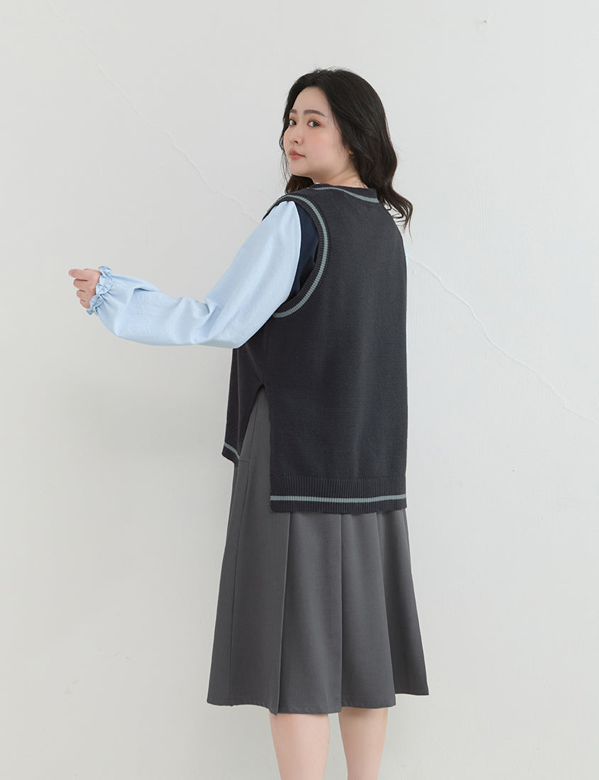 Preppy V-Neck Contrast Stripe Knit Plus Size Vest