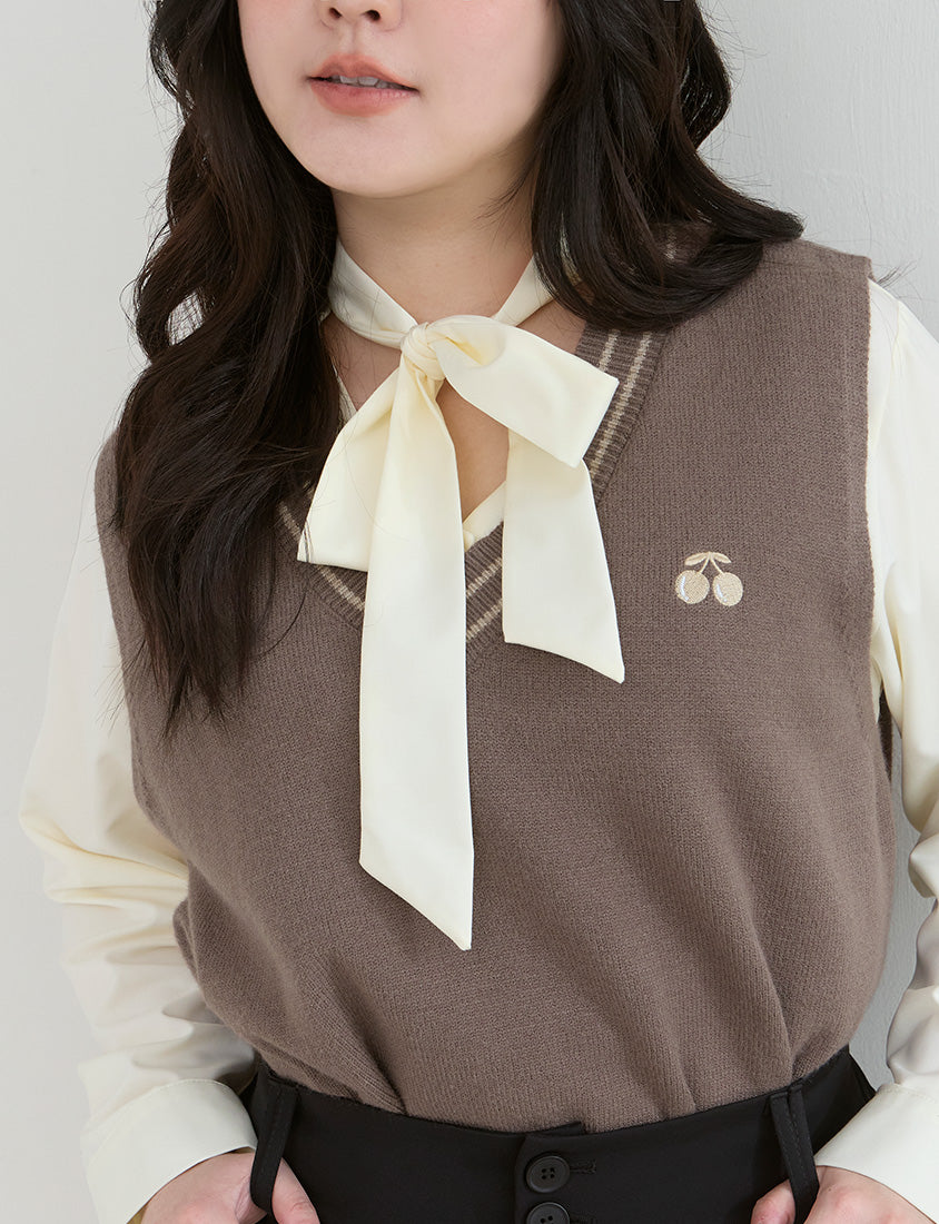 Preppy Cherry Embroidered Cropped Knit Plus Size Vest
